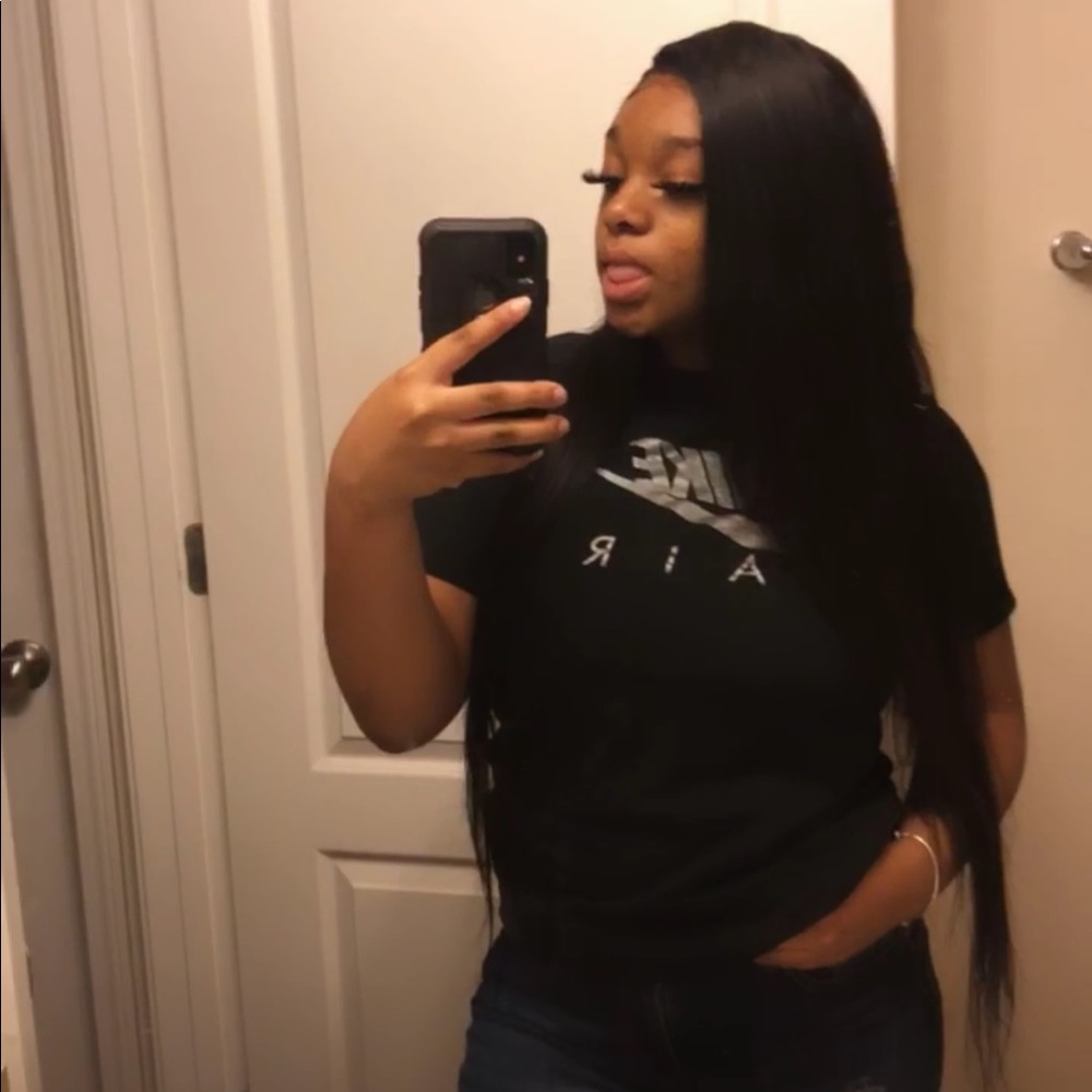 Meet your Posher, Monyea